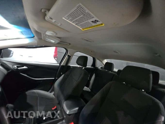 2018 Ford Focus SE Sedan – miniatura 11