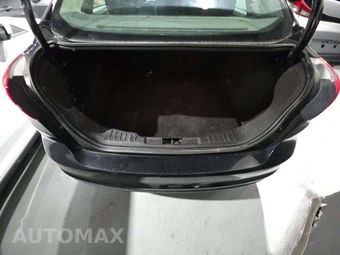 2018 Ford Focus SE Sedan – miniatura 14