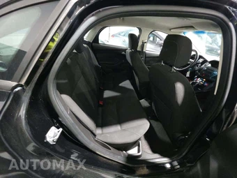 2018 Ford Focus SE Sedan – miniatura 16
