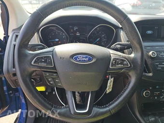 2018 Ford Focus SE Sedan – miniatura 10