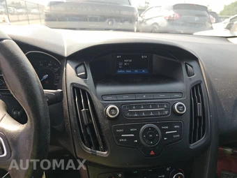 2018 Ford Focus SE Sedan – miniatura 11