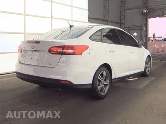 2018 Ford Focus SE Sedan – miniatura 4