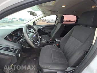 2018 Ford Focus SE Sedan – miniatura 7