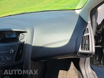2018 Ford Focus SE Sedan – miniatura 15