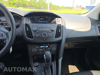 2018 Ford Focus SE Sedan – miniatura 7