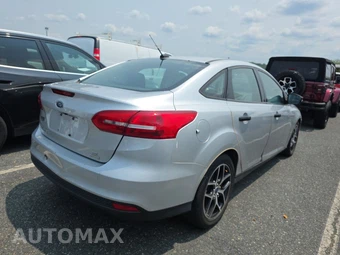 2018 Ford Focus SE Sedan - miniatura 4