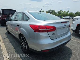 2018 Ford Focus SE Sedan - miniatura 5