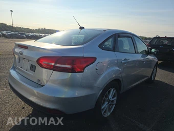2018 Ford Focus SE Sedan - miniatura 4