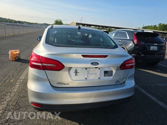 2018 Ford Focus SE Sedan - miniatura 5