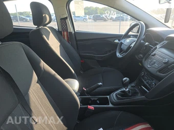 2018 Ford Focus SE Sedan - miniatura 8