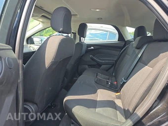 2018 Ford Focus SEL Hatchback - miniatura 13