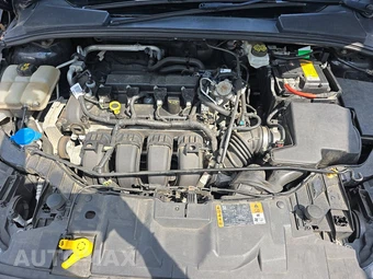 2018 Ford Focus SEL Hatchback - miniatura 15