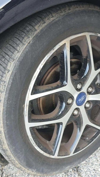 2018 Ford Focus SEL Hatchback - miniatura 21