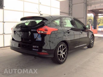 2018 Ford Focus SEL Hatchback - miniatura 4