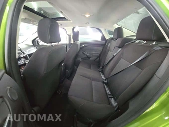 2018 Ford Focus SEL Sedan – miniatura 13