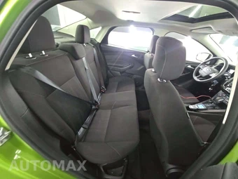 2018 Ford Focus SEL Sedan – miniatura 16