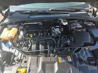 2018 Ford Focus SEL Sedan - miniatura 15