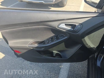 2018 Ford Focus SEL Sedan - miniatura 9
