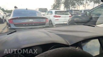 2018 Ford Focus SEL Sedan – miniatura 21
