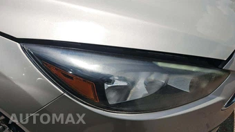 2018 Ford Focus SEL Sedan – miniatura 29
