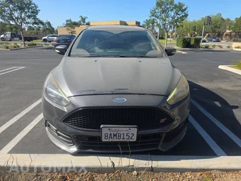 2018 Ford Focus ST Hatchback – miniatura 2