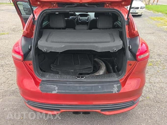 2018 Ford Focus ST Hatchback - miniatura 11