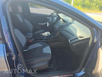 2018 Ford Focus ST Hatchback - miniatura 15