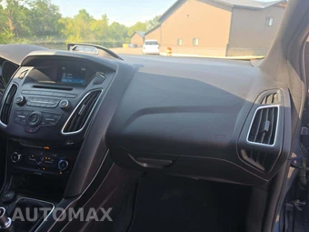 2018 Ford Focus ST Hatchback - miniatura 16