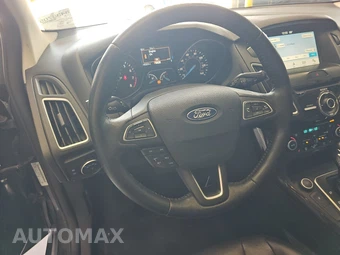 2018 Ford Focus Titanium Hatchback - miniatura 10