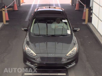 2018 Ford Focus Titanium Hatchback - miniatura 2