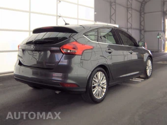 2018 Ford Focus Titanium Hatchback - miniatura 4