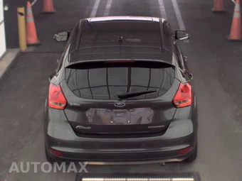 2018 Ford Focus Titanium Hatchback - miniatura 5