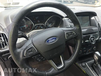 2018 Ford Focus Titanium Hatchback - miniatura 10