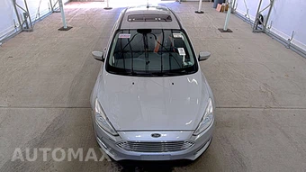 2018 Ford Focus Titanium Hatchback - miniatura 2