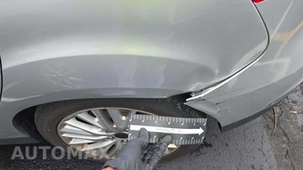 2018 Ford Focus Titanium Hatchback - miniatura 32