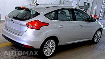 2018 Ford Focus Titanium Hatchback - miniatura 4