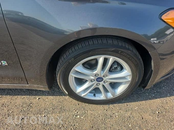 2018 Ford Fusion Hybrid S – miniatura 9