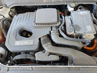 2018 Ford Fusion Hybrid S - miniatura 15