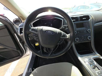 2018 Ford Fusion Hybrid S – miniatura 10