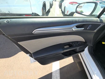 2018 Ford Fusion Hybrid S – miniatura 9