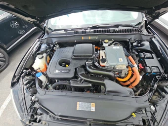 2018 Ford Fusion Hybrid S – miniatura 15