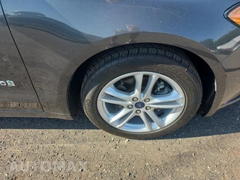 2018 Ford Fusion Hybrid S - miniatura 9