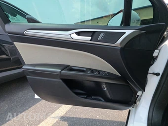2018 Ford Fusion Hybrid S - miniatura 9
