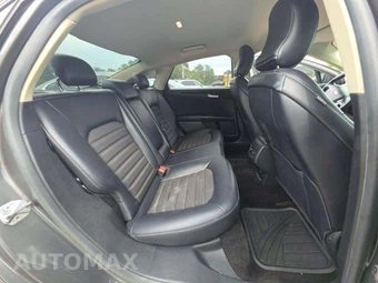 2018 Ford Fusion Hybrid SE – miniatura 16