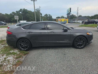 2018 Ford Fusion Hybrid SE – miniatura 4
