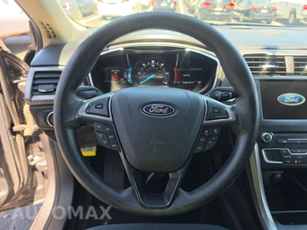 2018 Ford Fusion Hybrid SE – miniatura 10