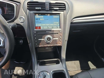 2018 Ford Fusion Hybrid Titanium - miniatura 10