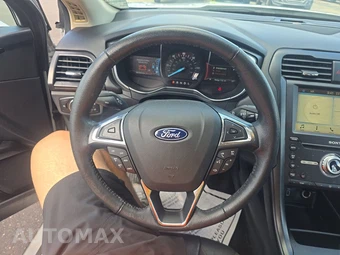 2018 Ford Fusion Hybrid Titanium - miniatura 10