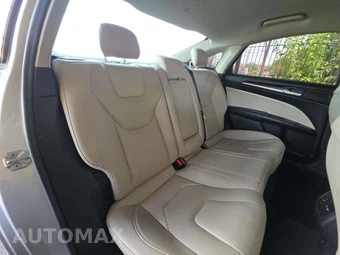 2018 Ford Fusion Hybrid Titanium - miniatura 16
