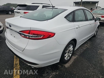 2018 Ford Fusion S – miniatura 4